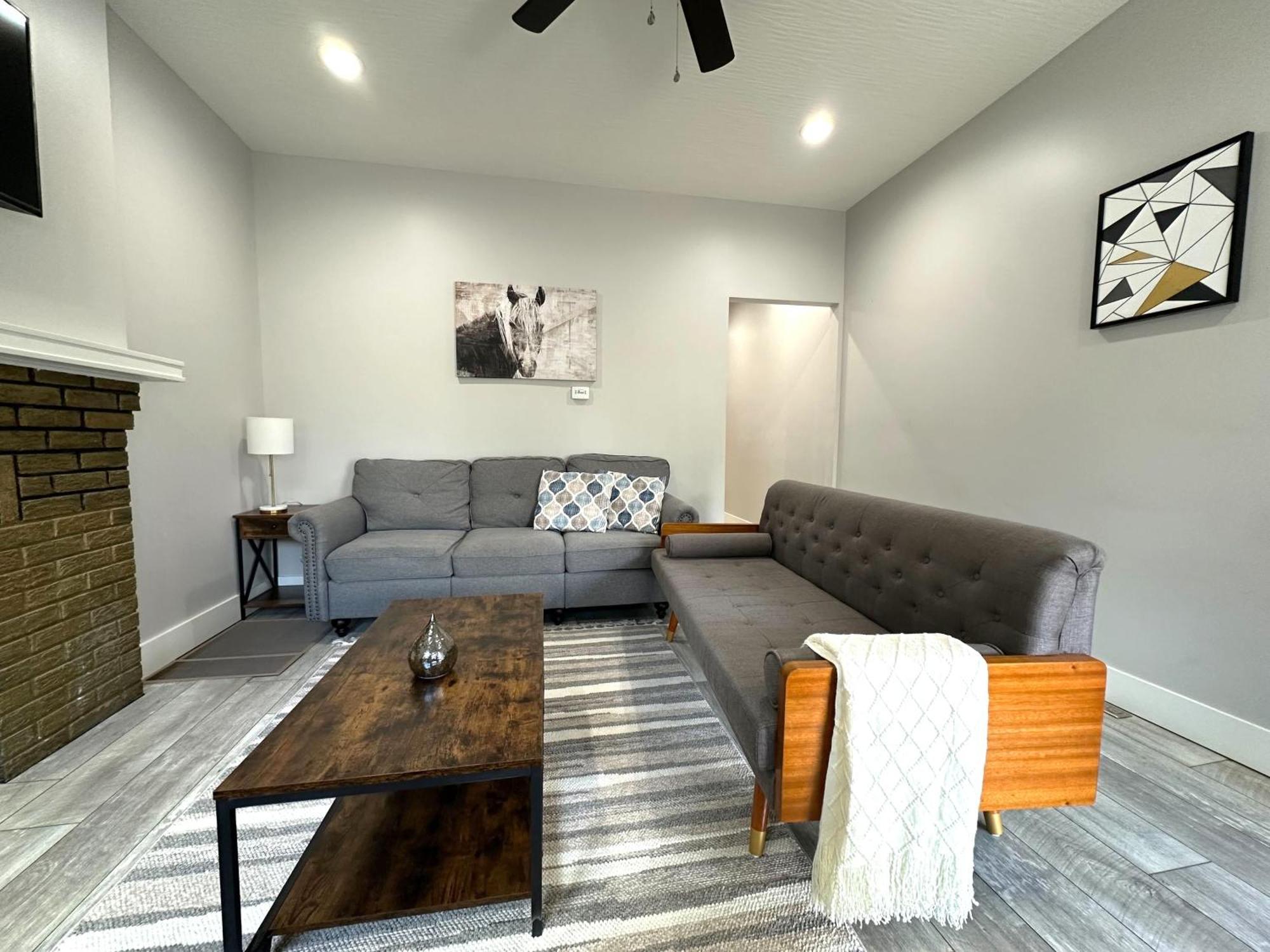 Apartamento Charming 2br Near Downtown & Attractions *