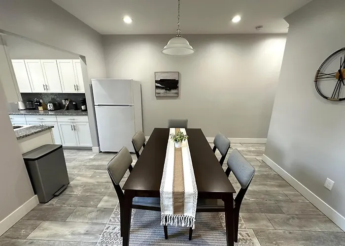 Charming 2Br Near Downtown & Attractions